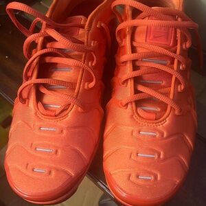 Nike Air Max Plus - Men’s 9.5 Women’s 11